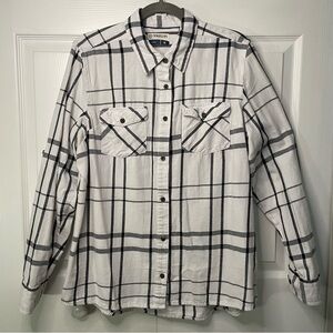 Magellan Outdoors Adventure Gear White & Black Plaid Flannel Women’s Size XL